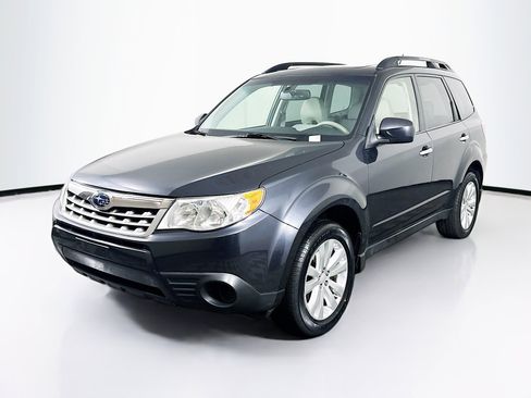 Used 2013 Subaru Forester 2.5X Premium image 3