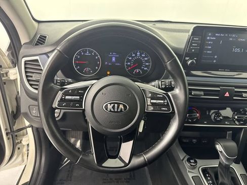 Used 2021 Kia Seltos S FWD image 12