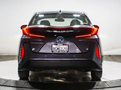 Certified 2018 Toyota Prius Prime Advanced image 3