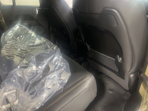 New 2025 Jeep Gladiator Sport image 21