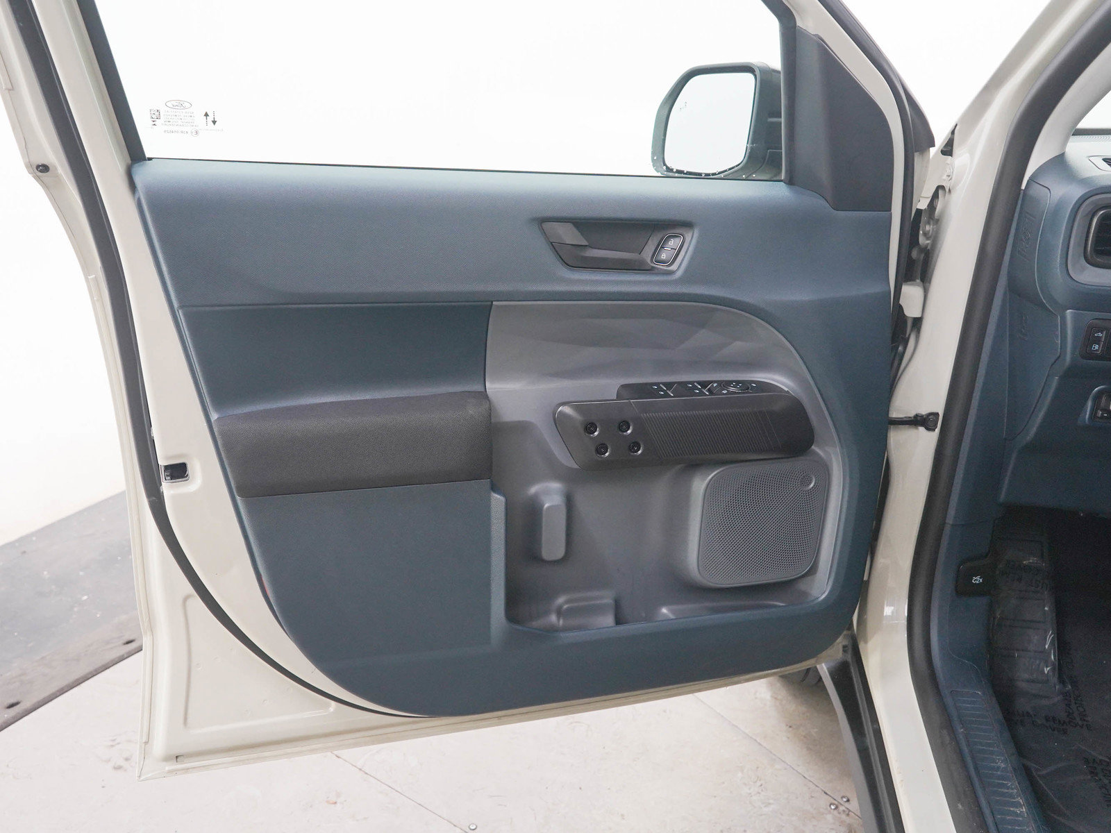 Used 2025 Ford Maverick XL w/ Equipment Group 101A AWD/4WD image 18