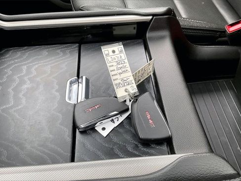 Used 2023 GMC Yukon Denali w/ Denali Reserve Package image 36