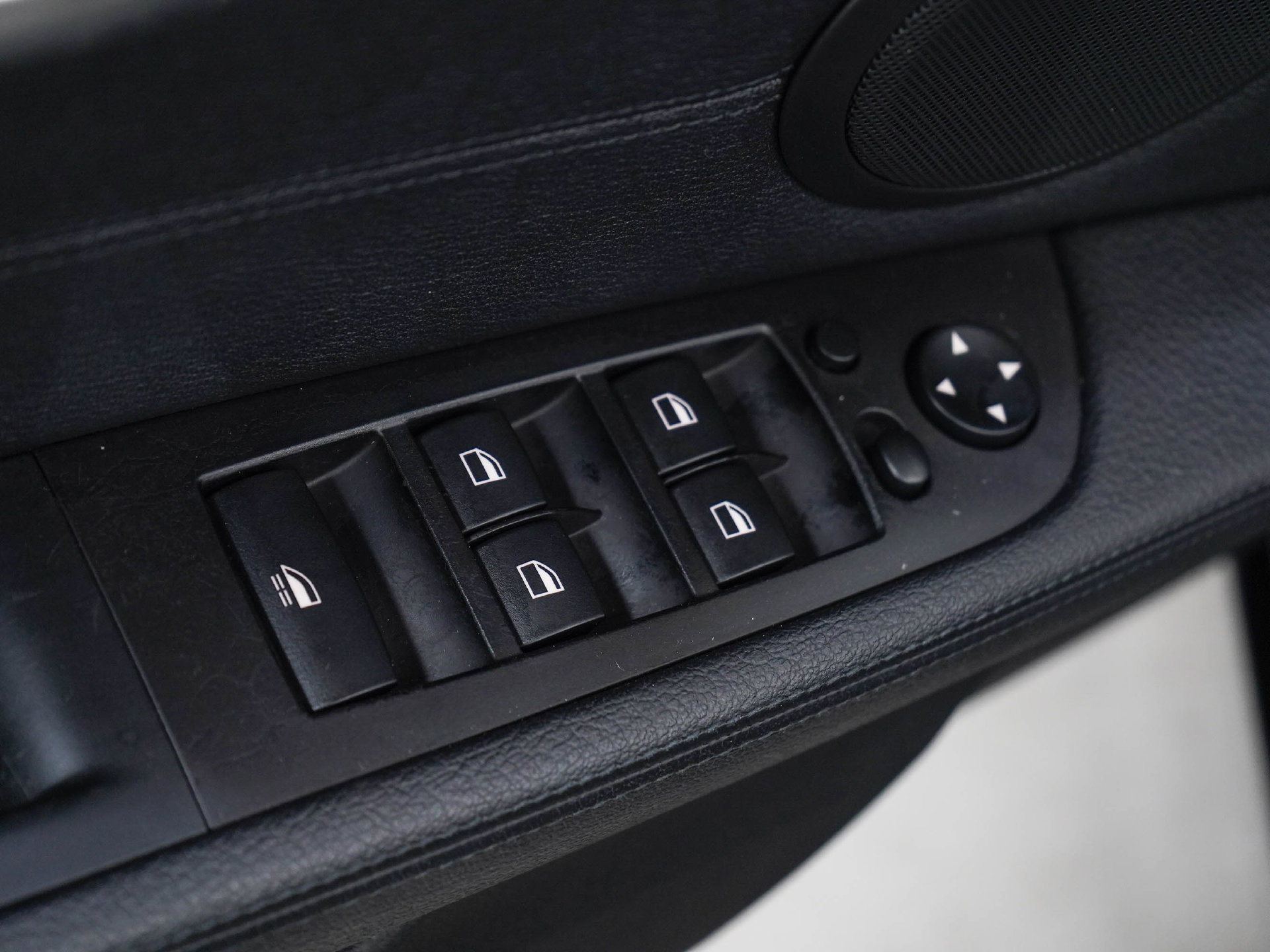 Used 2011 BMW Z4 sDrive35i RWD image 13