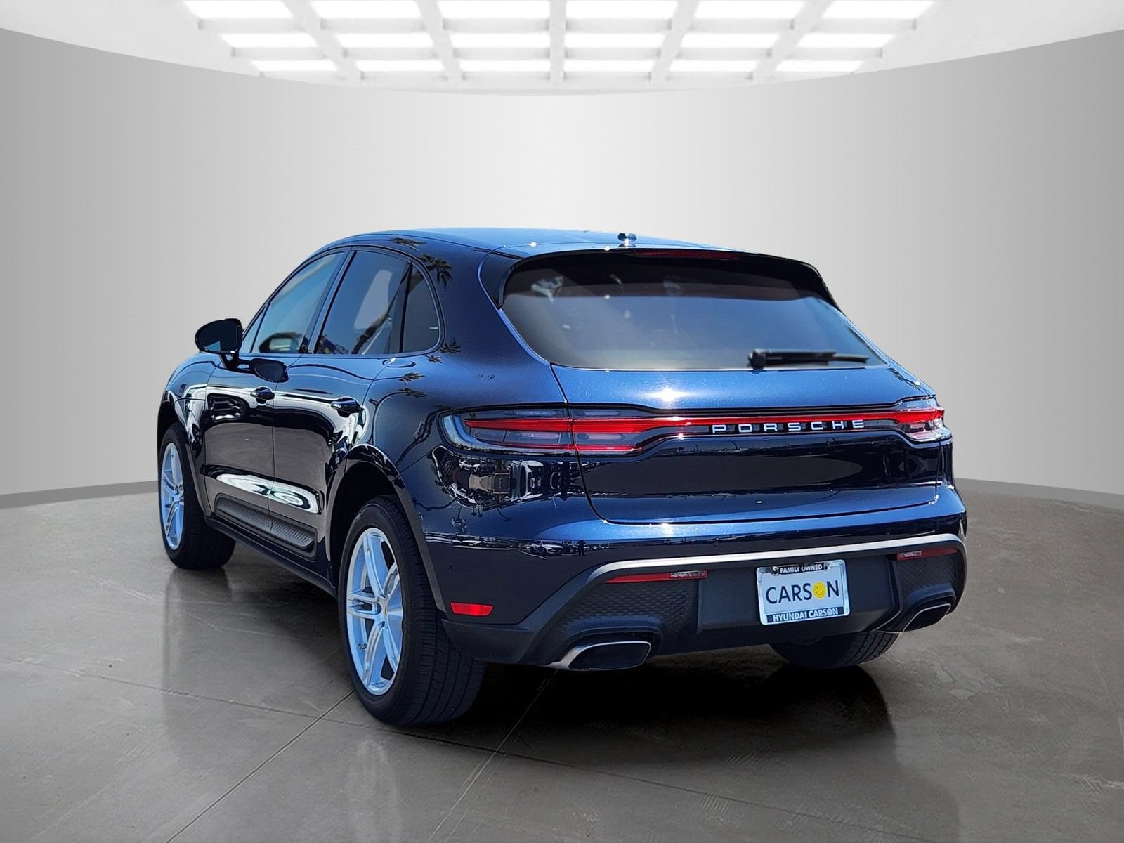 Used 2022 Porsche Macan AWD/4WD image 5