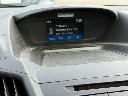 Used 2017 Ford Escape SE w/ SE Sport Appearance Package FWD image 9