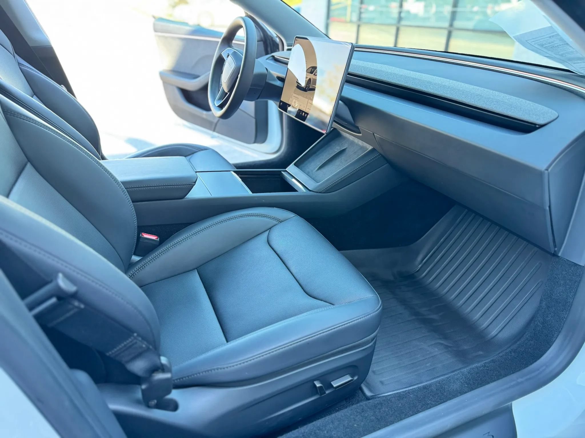 Used 2024 Tesla Model 3 Standard Range RWD image 12