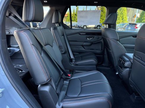 New 2025 Honda Pilot TrailSport image 9