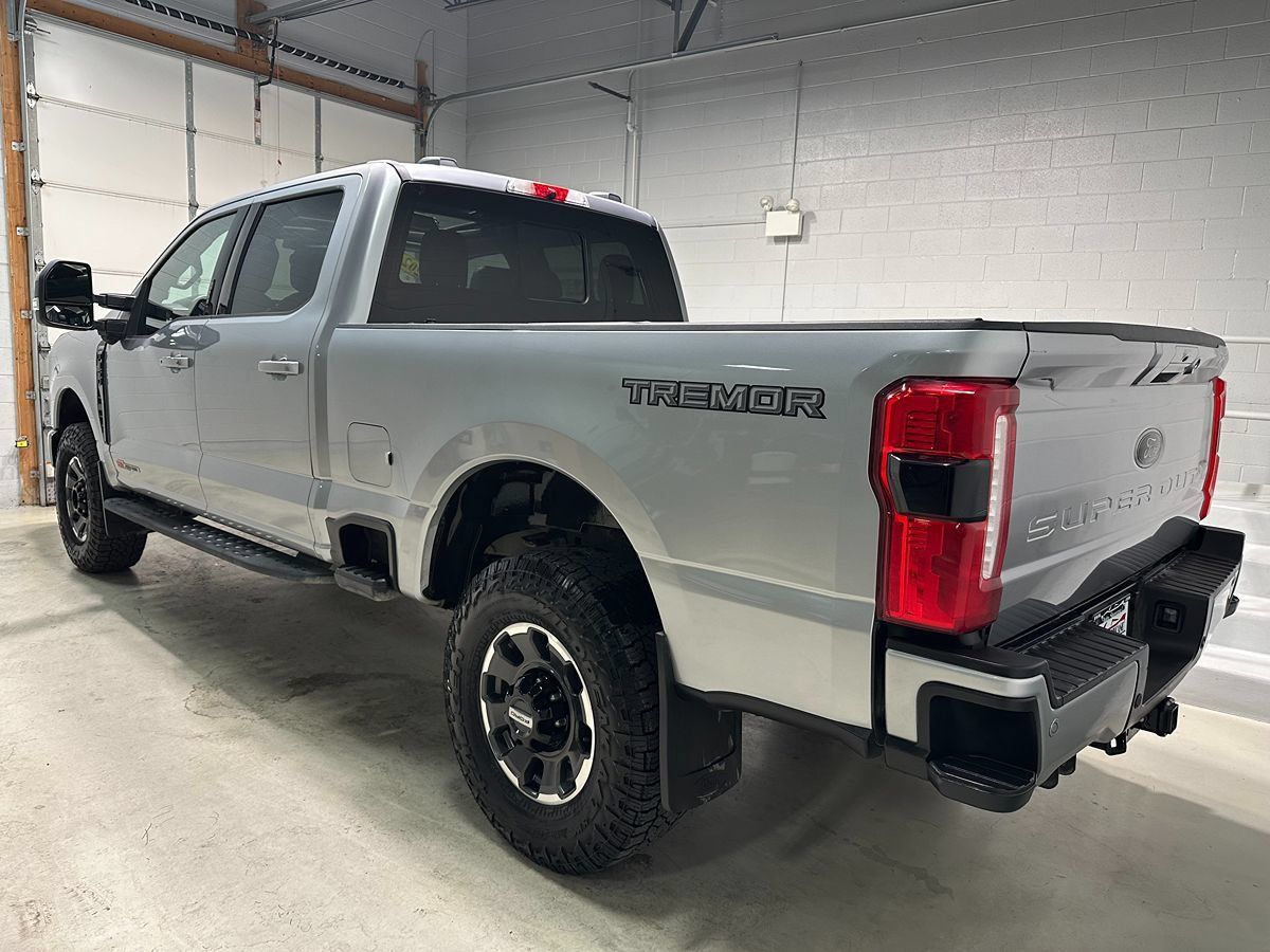 Used 2024 Ford F350 Lariat w/ Lariat Ultimate Package AWD/4WD image 23