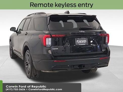 Certified 2025 Ford Explorer ST-Line w/ ST-Line Street Pack image 8