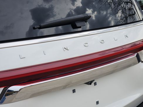 Used 2022 Lincoln Navigator Reserve image 12