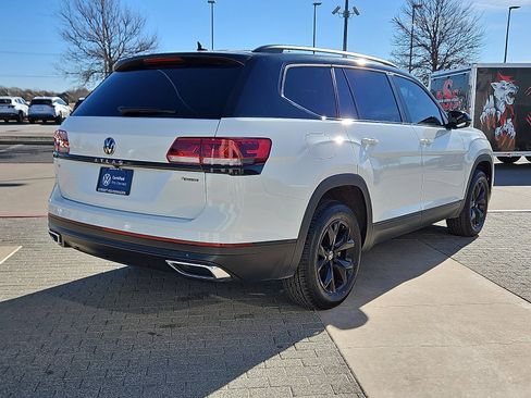 Used 2023 Volkswagen Atlas SE image 3