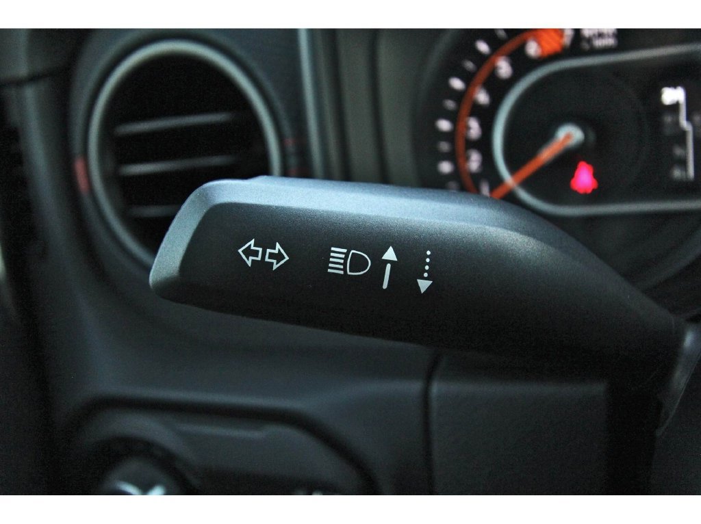 Used 2026 Jeep Wrangler Unlimited Rubicon AWD/4WD image 17