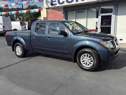 Used 2015 Nissan Frontier SV w/ SV Value Truck Package AWD/4WD image 1