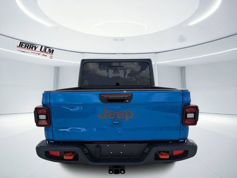 Certified 2025 Jeep Gladiator Mojave AWD/4WD image 4