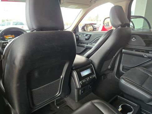 Used 2023 Lincoln Aviator Reserve AWD/4WD image 13