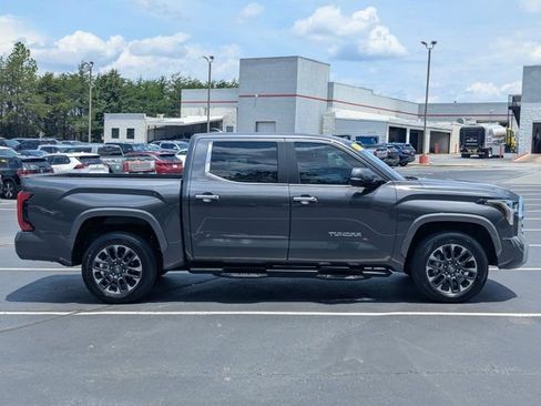 Used 2025 Toyota Tundra Limited AWD/4WD image 8