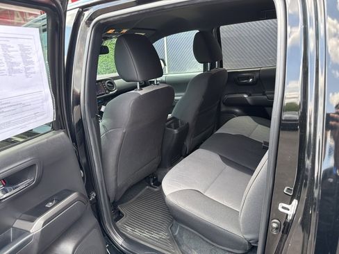 Used 2023 Toyota Tacoma TRD Off-Road image 44