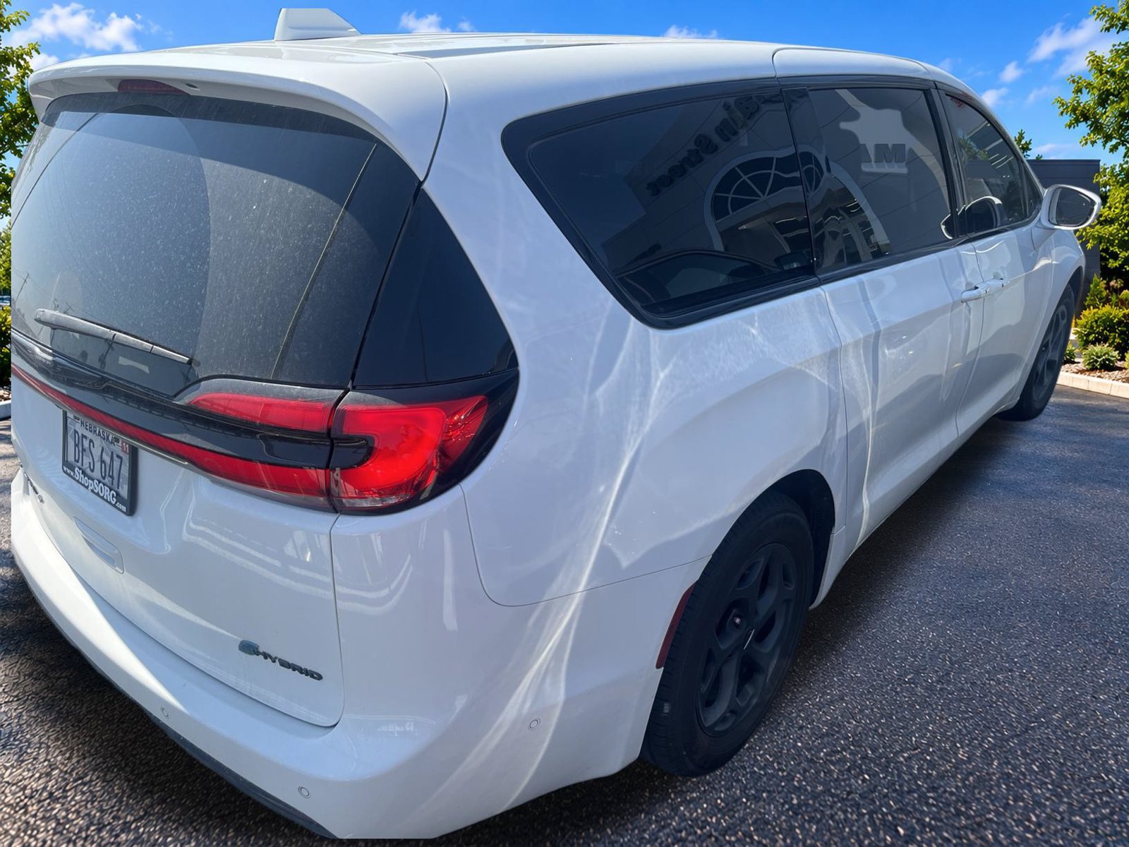 Used 2022 Chrysler Pacifica Limited w/ Uconnect Theater Family Group FWD image 7