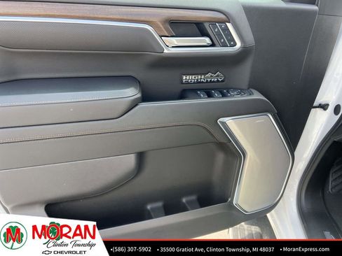 Certified 2025 Chevrolet Silverado 1500 High Country w/ High Country Premium Package AWD/4WD image 16