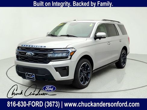 Used 2023 Ford Expedition Limited AWD/4WD image 1