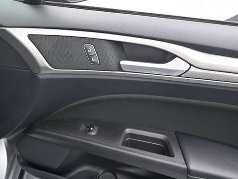 Certified 2020 Ford Fusion SE FWD image 33