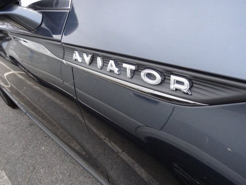 Certified 2023 Lincoln Aviator Reserve w/ Equipment Group 201A image 14