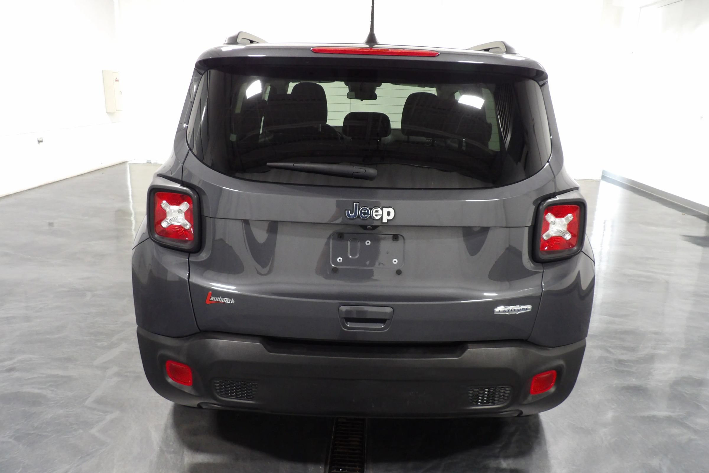 Used 2021 Jeep Renegade Latitude FWD image 5