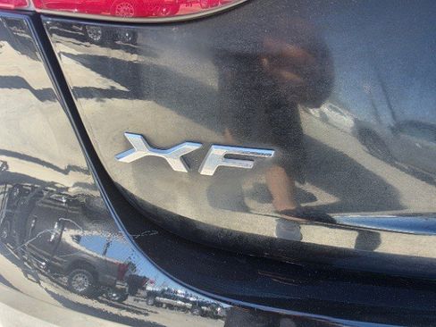 Used 2018 Jaguar XF Prestige image 10