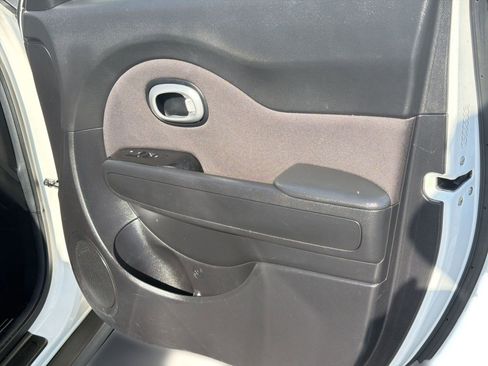 Used 2016 Kia Soul FWD image 31