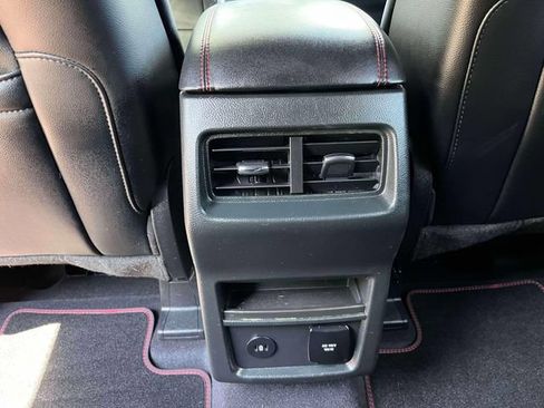 Certified 2024 Ford Edge ST-Line AWD/4WD image 16