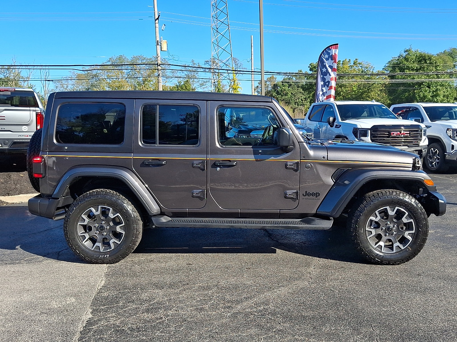 Used 2025 Jeep Wrangler Unlimited Sahara AWD/4WD image 7