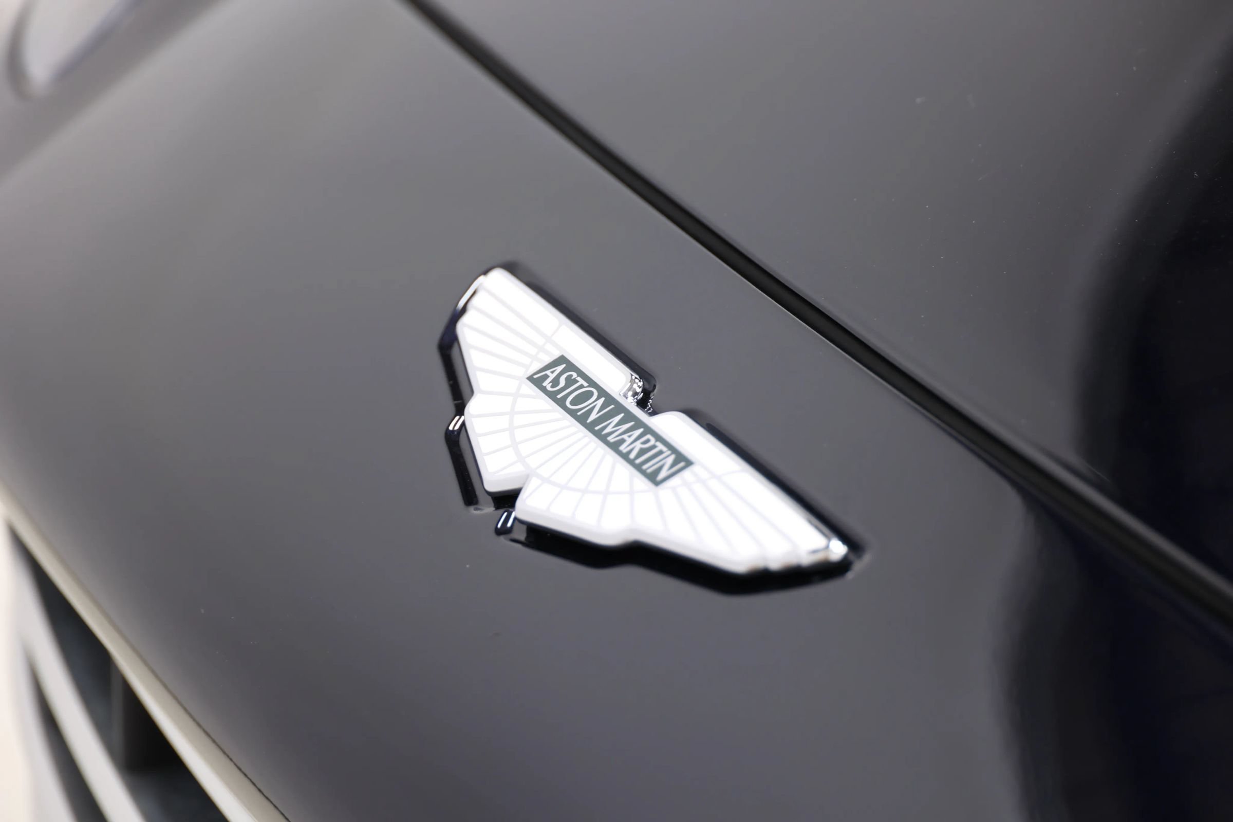 Used 2021 Aston Martin DBX AWD/4WD image 94