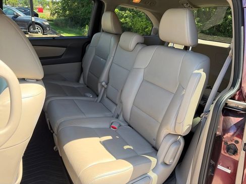Used 2016 Honda Odyssey Touring Elite image 7