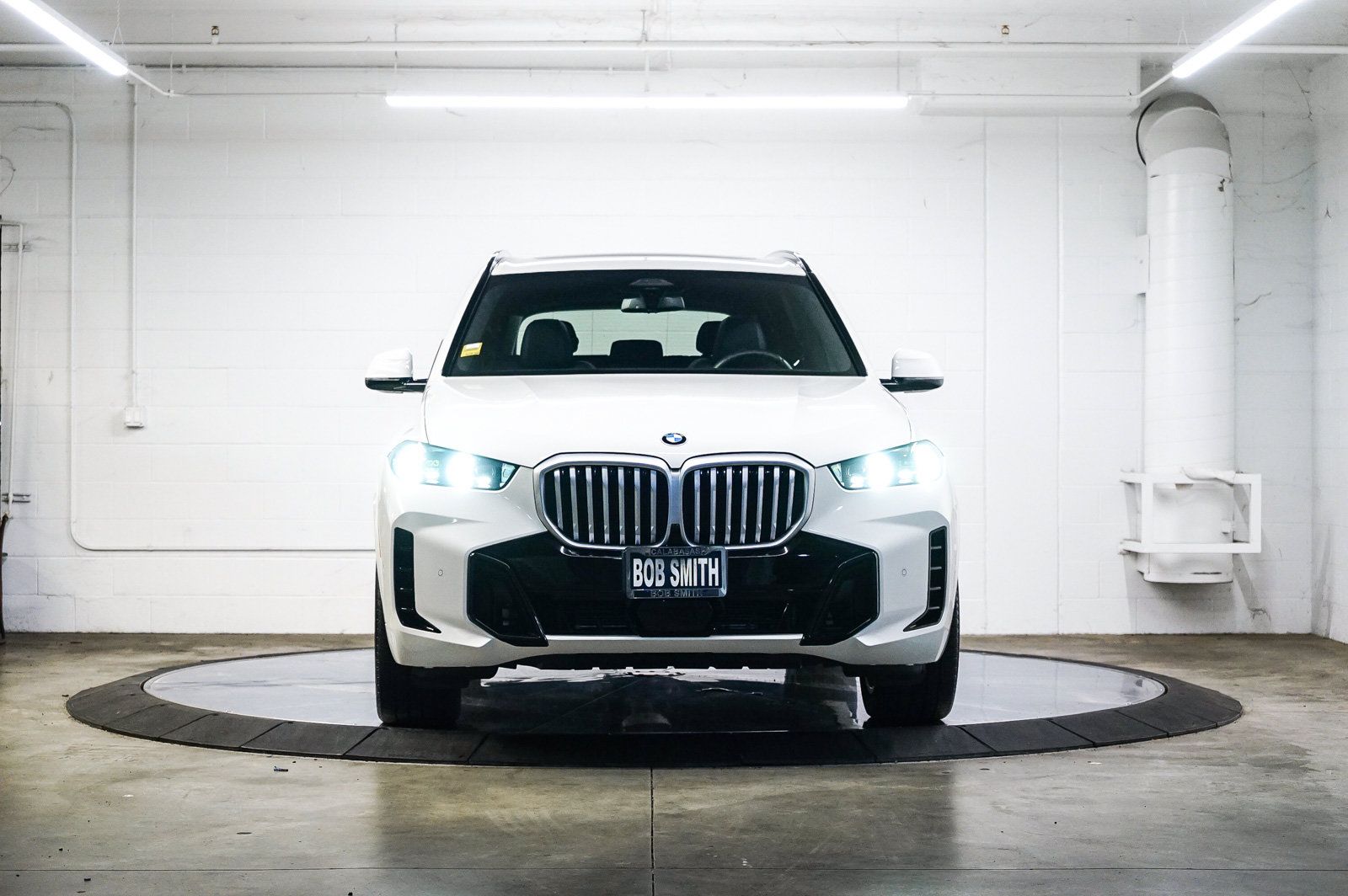 Certified 2024 BMW X5 sDrive40i w/ M Sport Package RWD image 2