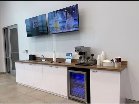 Used 2024 Nissan Armada SL w/ Captain's Chairs Package image 47