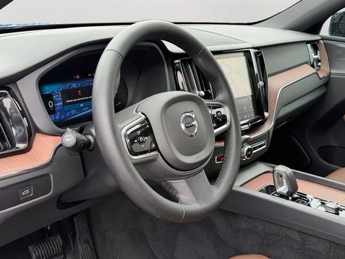 Certified 2024 Volvo XC60 B5 Plus w/ Protection Package Premier AWD/4WD image 18
