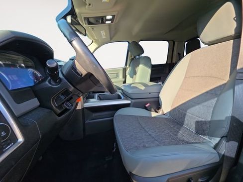 Used 2018 RAM 1500 Big Horn RWD image 9