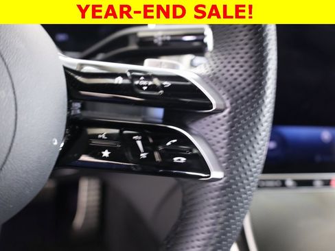 Used 2025 Mercedes-Benz GLC 300 4MATIC image 13