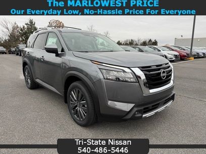 New 2025 Nissan Pathfinder SL w/ SL Premium Package