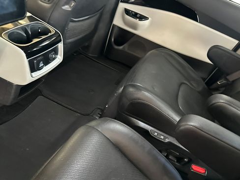 Used 2022 Kia Carnival SX Prestige FWD image 12