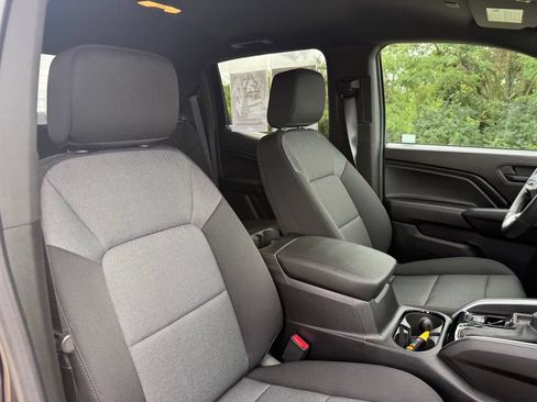 Used 2026 Chevrolet Colorado W/T w/ WT Custom Package RWD image 21
