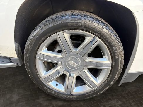 Used 2018 Cadillac Escalade Luxury AWD/4WD image 42