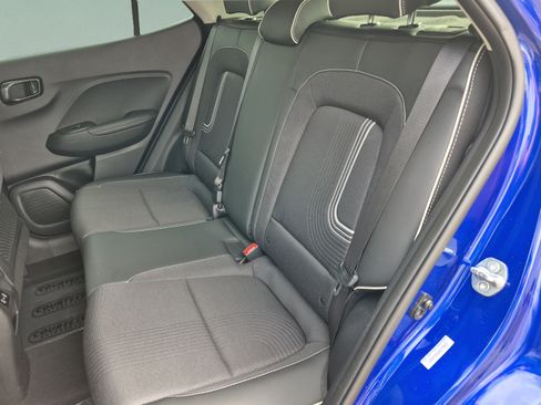 Certified 2025 Hyundai Venue Limited FWD image 16
