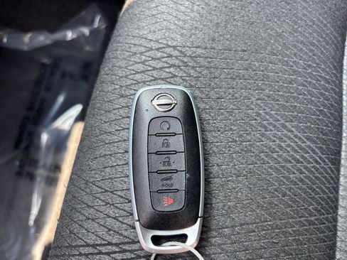 Used 2026 Nissan Rogue SV FWD image 22