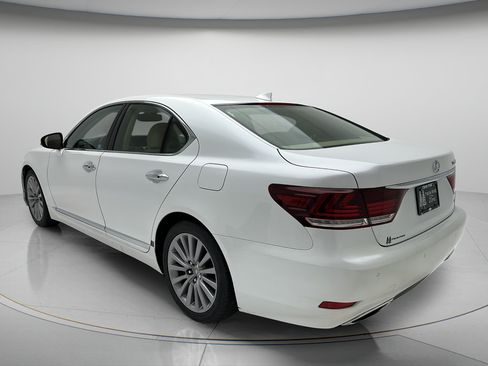 Used 2014 Lexus LS 460 AWD w/ Comfort Package image 6