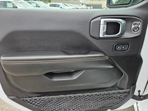Used 2024 Jeep Wrangler Unlimited Sahara AWD/4WD image 24