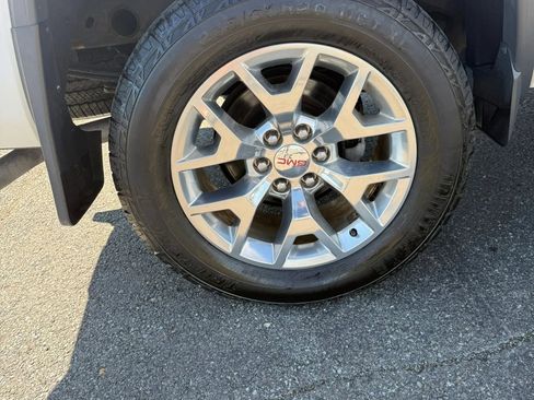 Used 2018 GMC Sierra 1500 SLT w/ SLT Premium Package AWD/4WD image 13