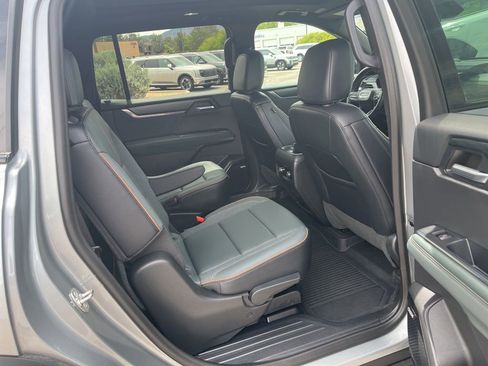 Used 2024 GMC Acadia AT4 AWD/4WD image 15