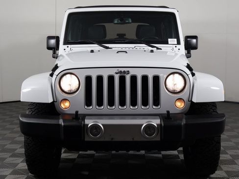 Used 2016 Jeep Wrangler Unlimited Sahara w/ Dual Top Group AWD/4WD image 2