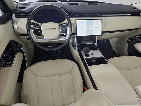 Used 2024 Land Rover Range Rover SE AWD/4WD image 12
